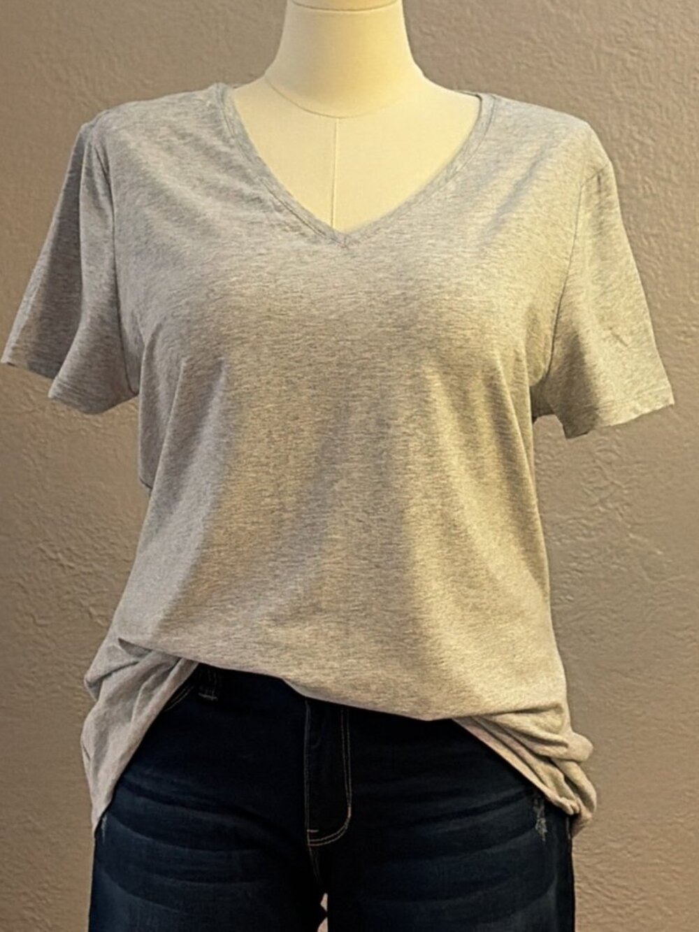Amazon Essentials Soft Gray V-Neck T-Shirt XXL New